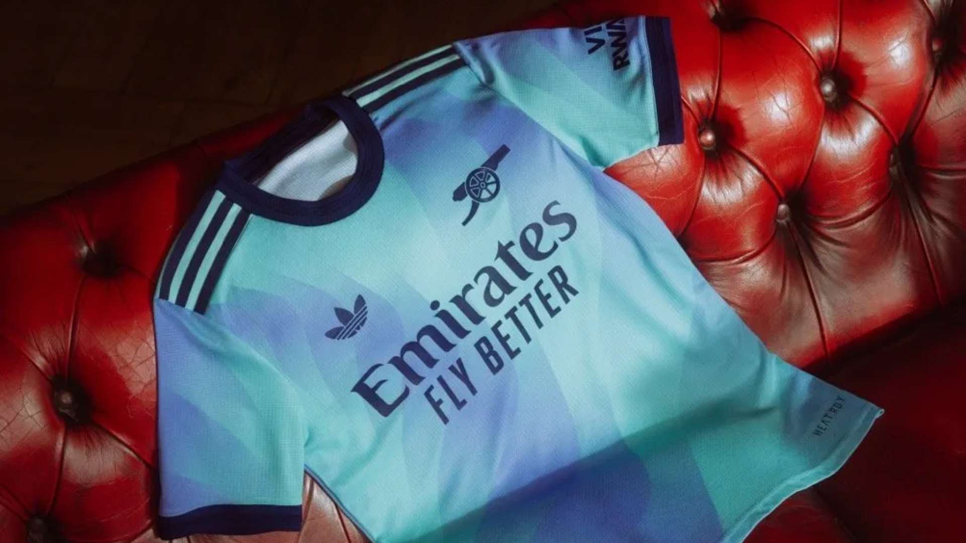 万变的足球